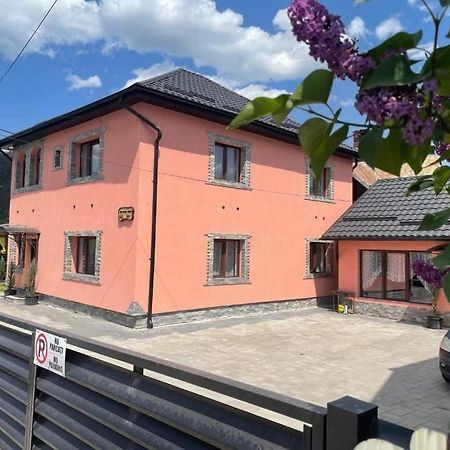Apartmán Casa Raraului Câmpulung Moldovenesc Exteriér fotografie