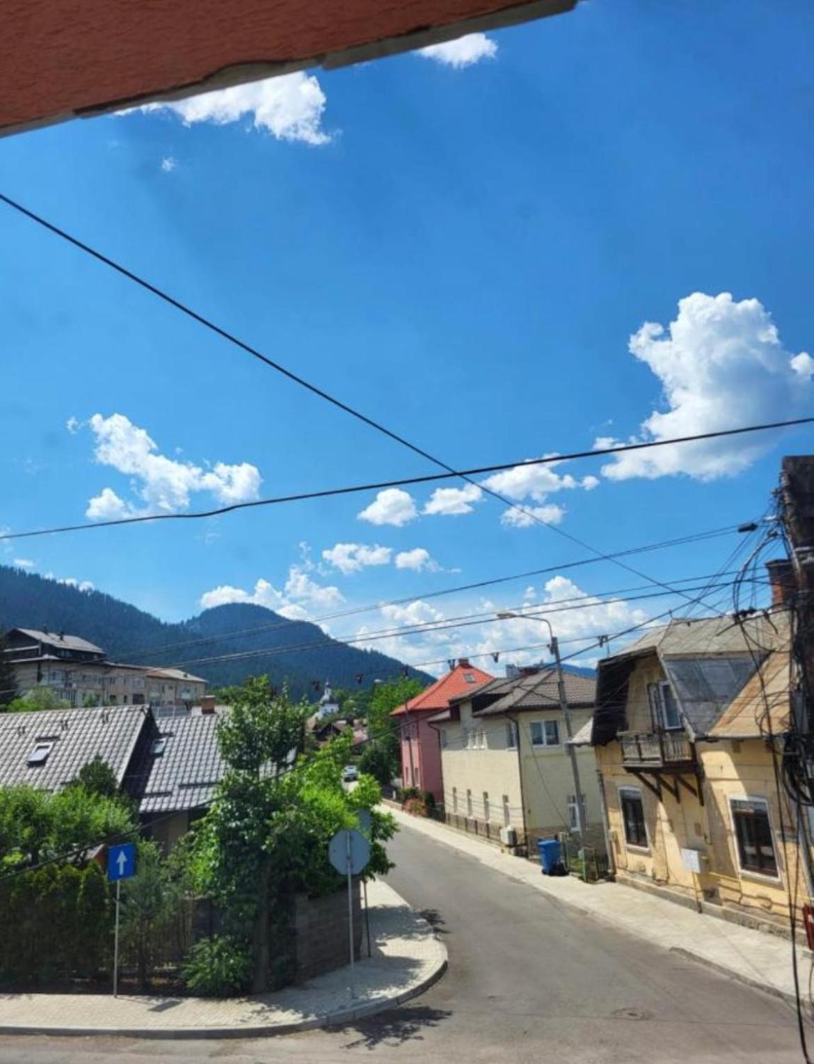 Apartmán Casa Raraului Câmpulung Moldovenesc Exteriér fotografie